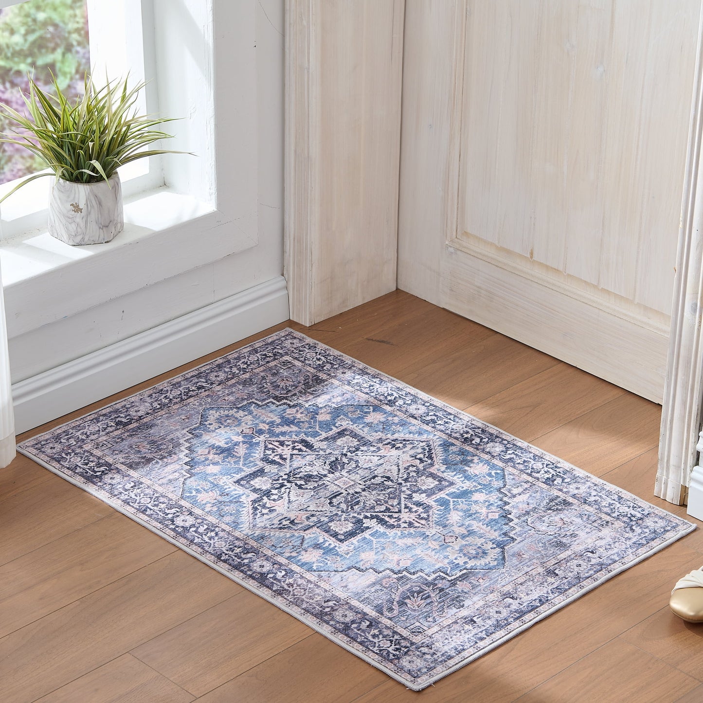 6'x9' Washable Area Rug Low-Pile Soft Rug for Dining Room Home Decor Traditional Carpet, Blue